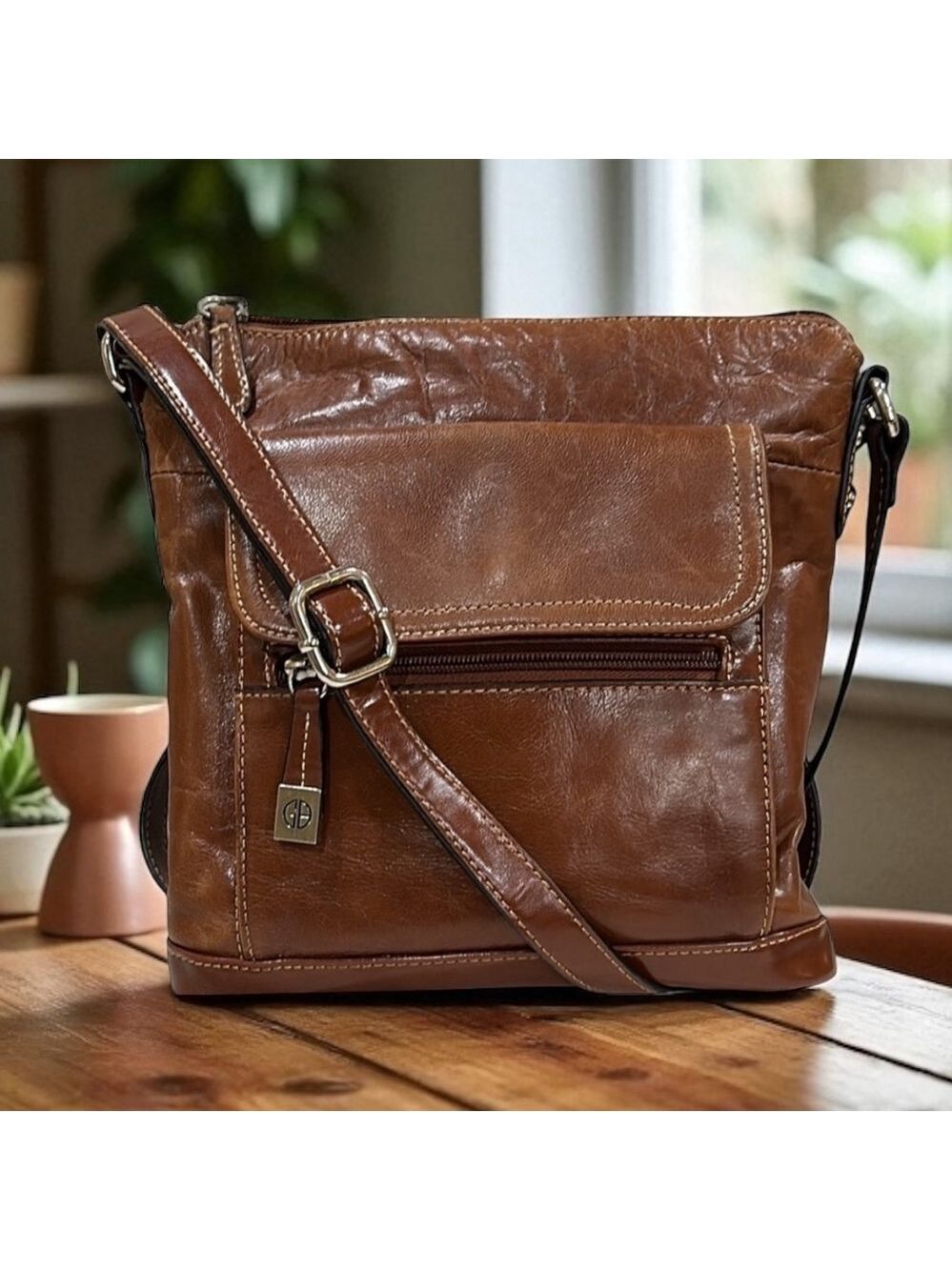 Giani Bernini Brown Genuine Leather Vintage Crossbody Bag 9”L x 10”H x 2”D